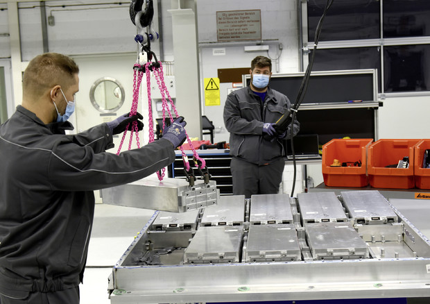 Volkswagen, fabbrica di Salzgitter: da centro eccellenza per i motori a batterie autoprodotte